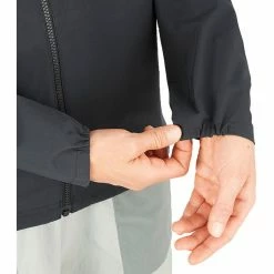 Salomon Essential Waterproof 2.5L Jacket Women black -Deals Rain jackets Women Store salomon essential waterproof 25l jacket women black 5